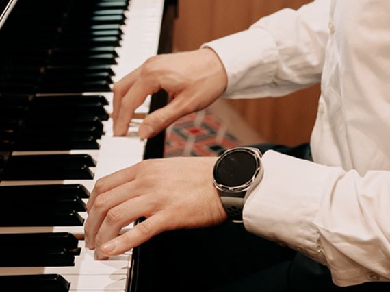 Genießen Sie Live Musik in der Sheraton Grand Piano Bar